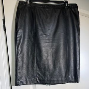 JCPenney Worthington non leather, fully lined skirt, NWT, Size 14.